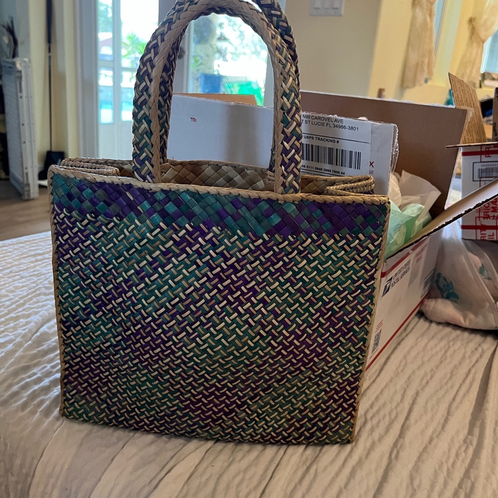 Great woven bag no flaws